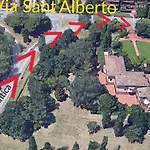 Opera Deluxe Bed and breakfast 4*