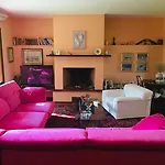 Opera Deluxe Bed and breakfast 4*