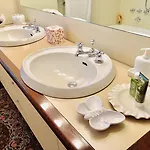 Bed and breakfast Opera Deluxe 4*