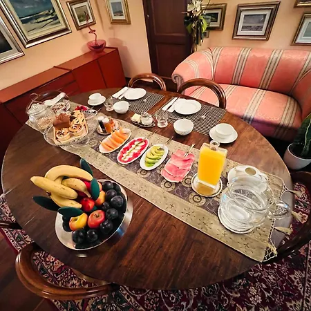 Bed and breakfast Opera Deluxe 4*