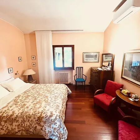 Opera Deluxe Panzió