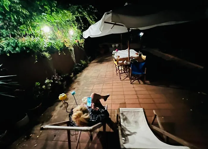 Opera Deluxe Bed & Breakfast