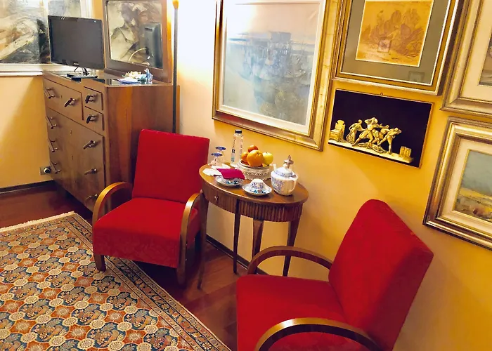 Opera Deluxe Bed & Breakfast